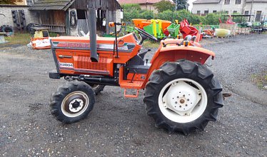 Hinomoto E 2804 D , 4x4  ( č.k. 05168)