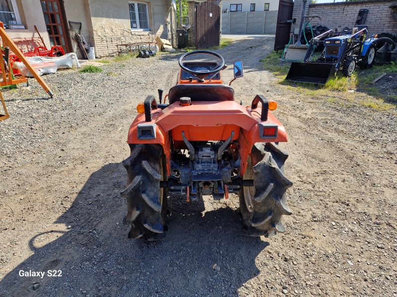 Kubota B 40 , 4x4 ( č.k. 76058)