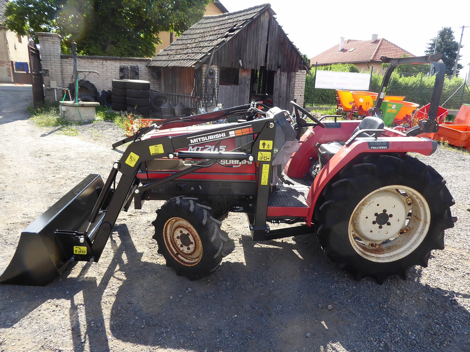 Mitsubishi MT 265 D , 4x4  s novým čelním nakladačem KP-002 + nový podkop BHSM 175 ( č.k. 70814)