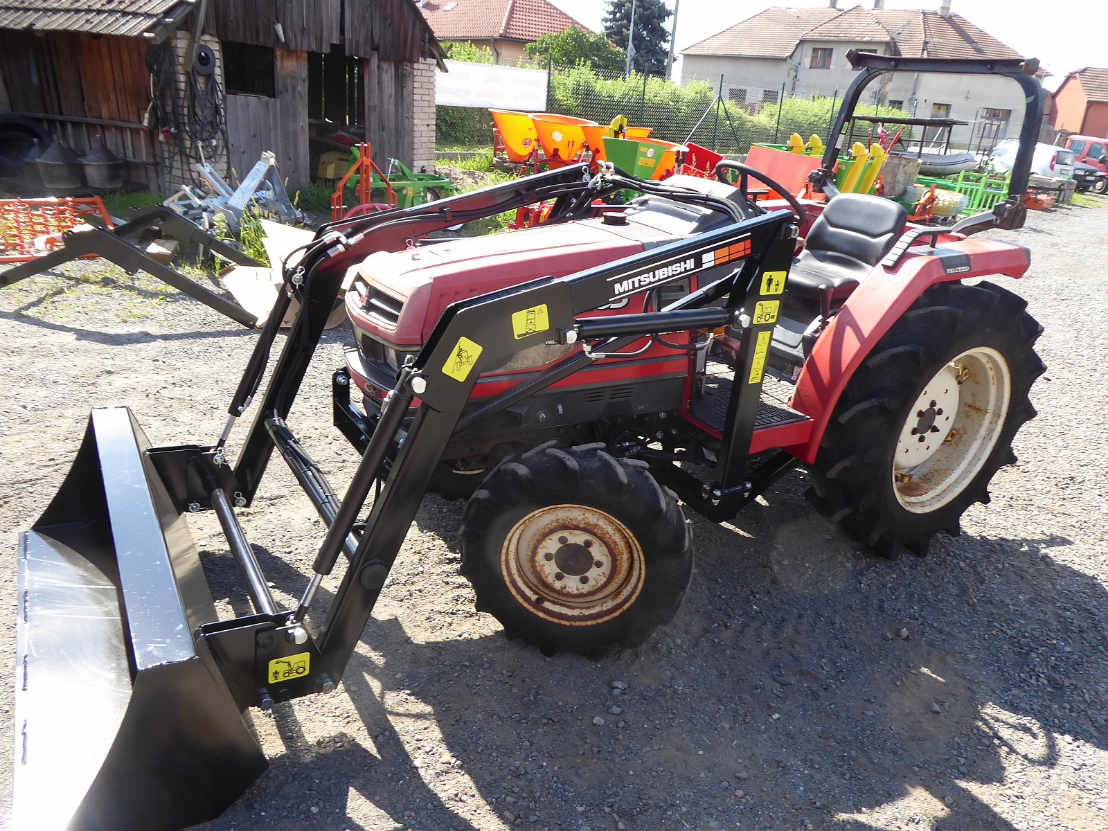 Mitsubishi MT 265 D , 4x4  s novým čelním nakladačem KP-002 + nový podkop BHSM 175 ( č.k. 70814)